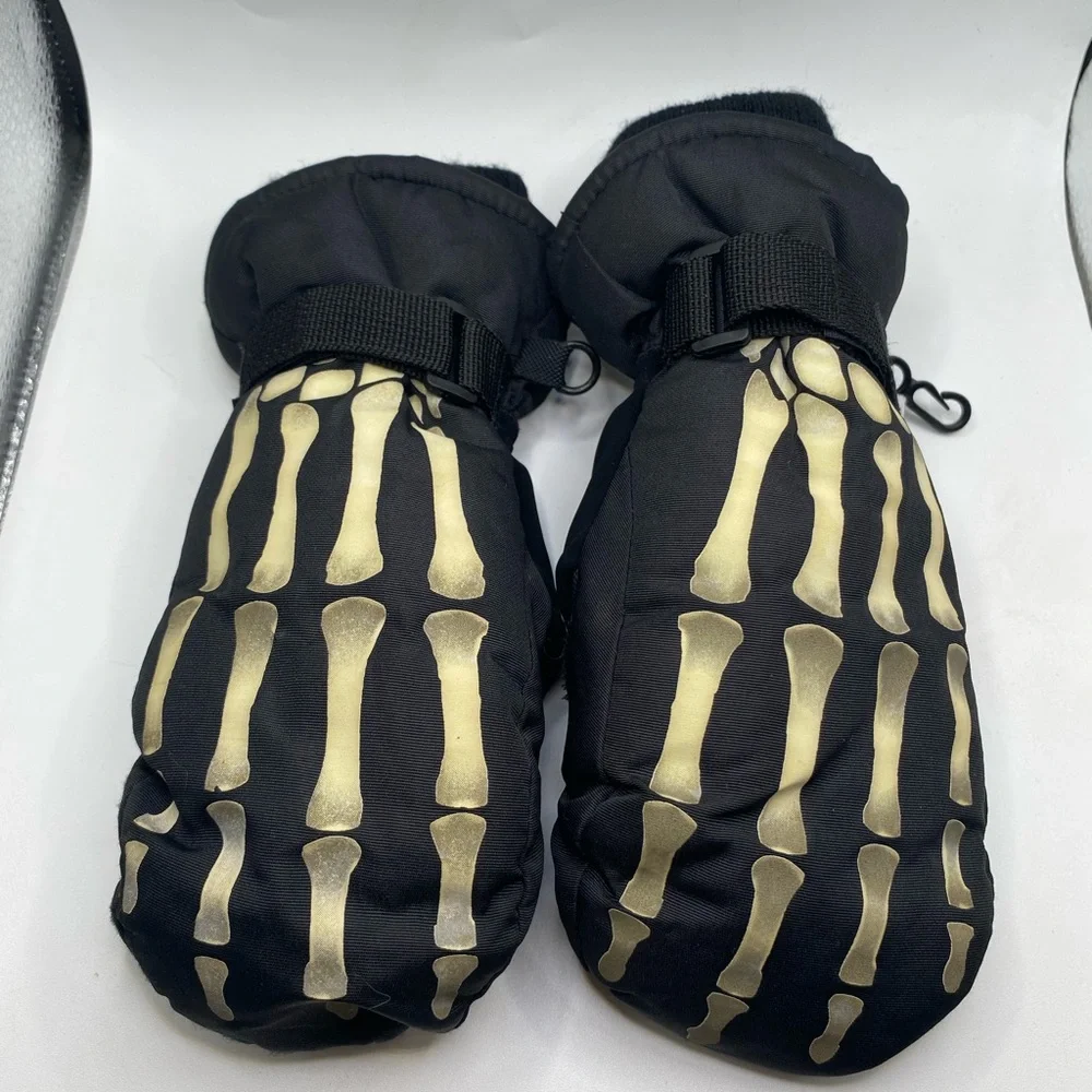 N'ice Caps Waterproof And 3M Thinsulate Insulated Skull Kid's Winter Gloves.